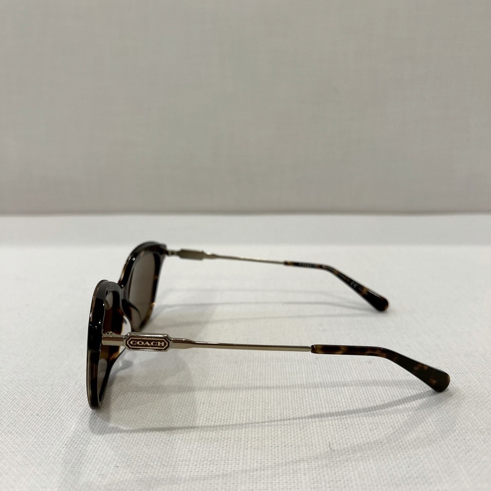 Coach Dark Tortoise Sunglasses with hard case and dust cloth - Picture 4 of 9
